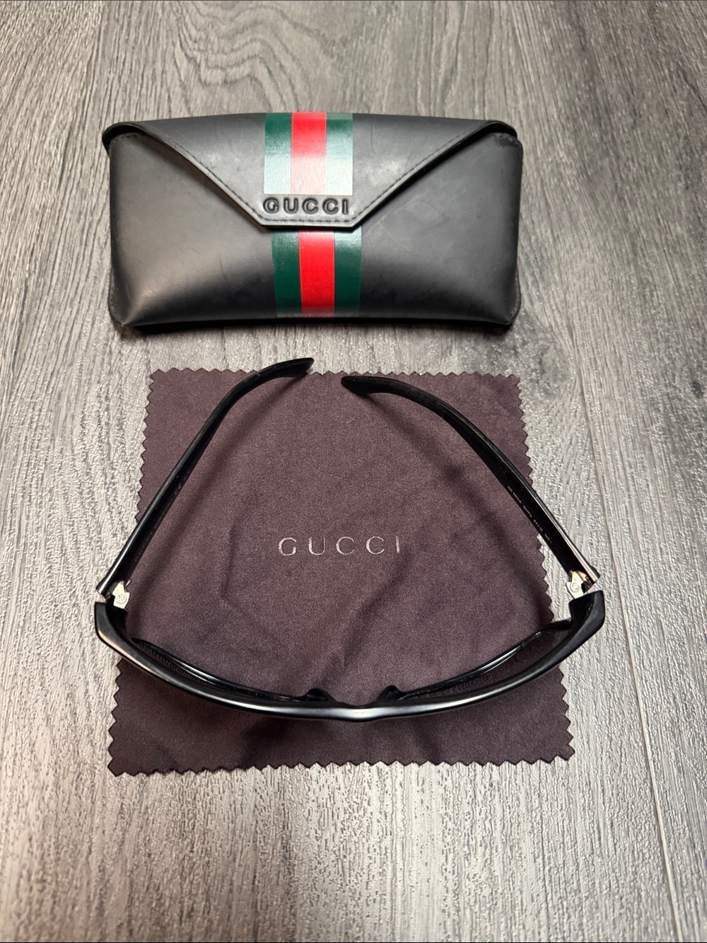 Gucci Black Sunglasses with Green and Red Stripe Case